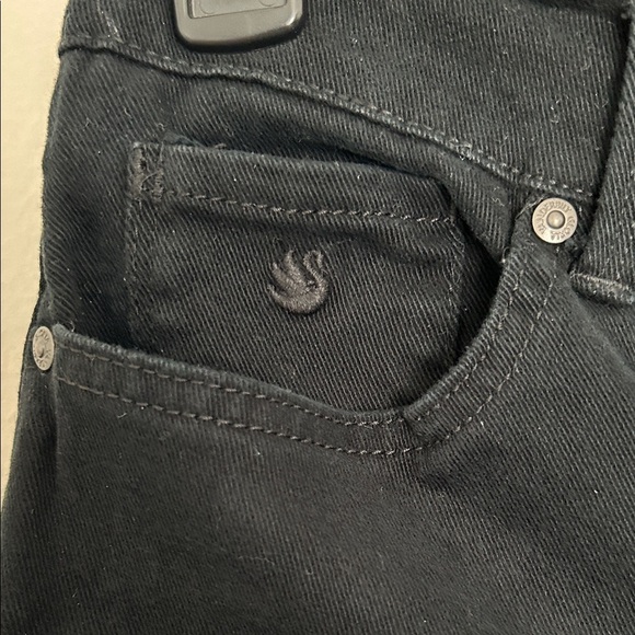 NWOT Gloria Vanderbilt Black Straight Leg Jeans - Picture 4 of 8